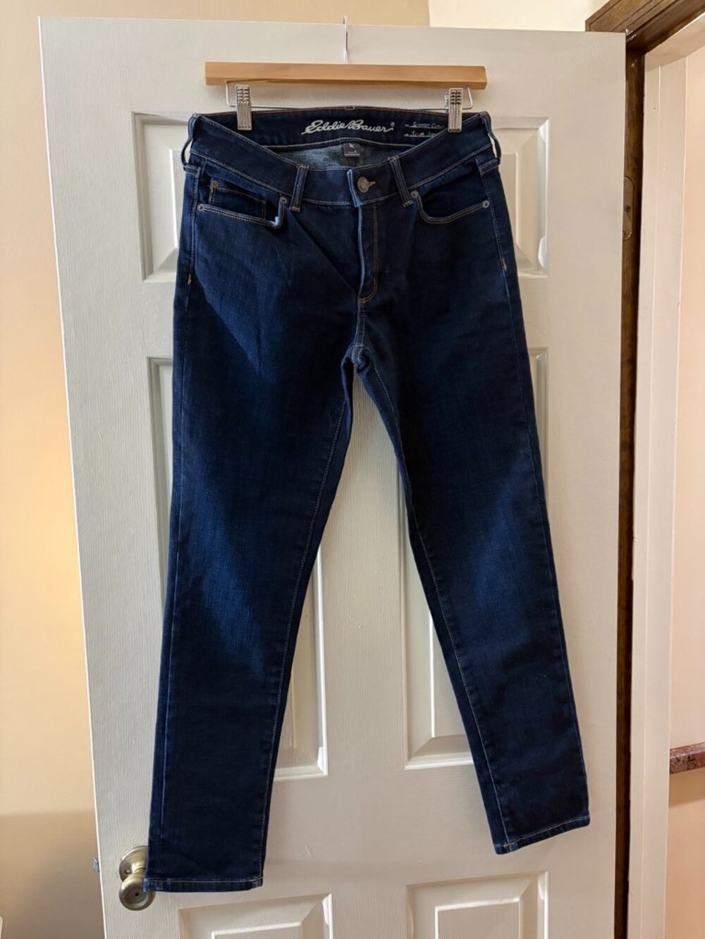 Eddie Bauer Slightly Curvy Slim Straight Dark Wash Jeans Women's 6 NWOT